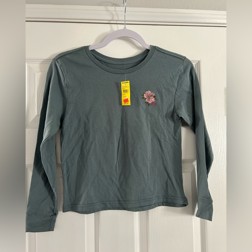 Cute long sleeve tee!